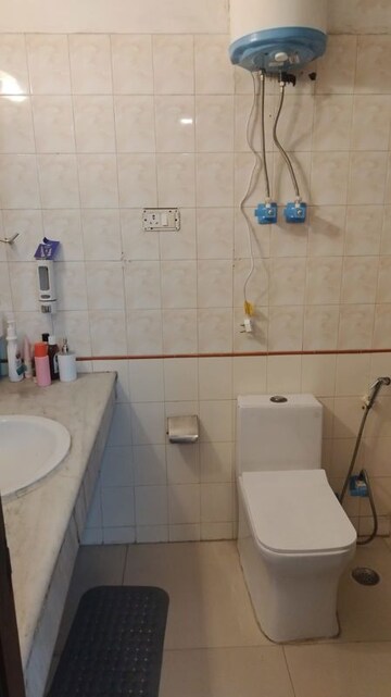 Bathroom in 3 BHK Apartment at ATS Greens I, Sector 50 – for Sale