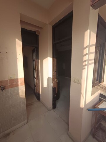 Building Lobby in 3 BHK Apartment at Purvanchal Silver Estate, Sector 50 – for Sale