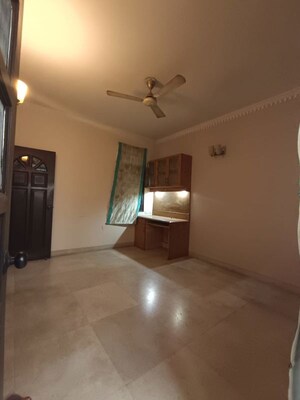 Room in 3 BHK Apartment at Purvanchal Silver Estate, Sector 50 – for Sale