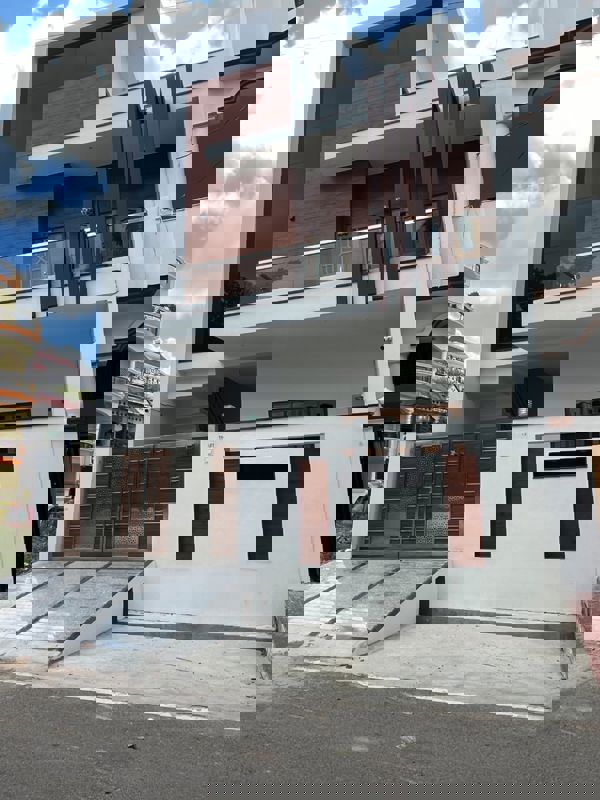 3 BHK + Pooja Room 1450 Sq.Yd. Builder Floor in DLF Vibhuti Khand