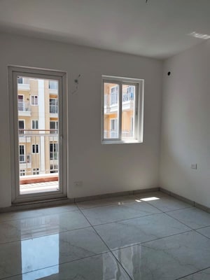 Room in 3 BHK Builder Floor at DLF Vibhuti Khand, Gomti Nagar – for Rent