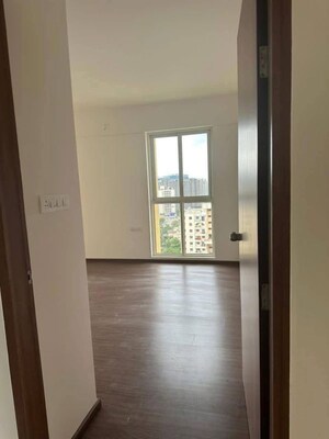 Room in 2 BHK Apartment at Ganga Platino, Kharadi – for Rent