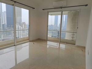 Room in 3 BHK Apartment at Indiabulls Sky Forest, Lower Parel – for Rent
