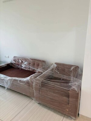 Furnished Amenities in 2 BHK Apartment at Courtyard by Narang Realty and The Wadhwa Group, Pokhran Road No Two – for Rent