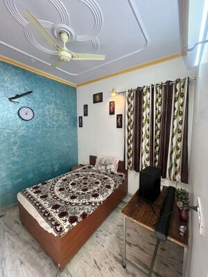Bedroom in 2 BHK Builder Floor at Narayan Vihar – for Rent