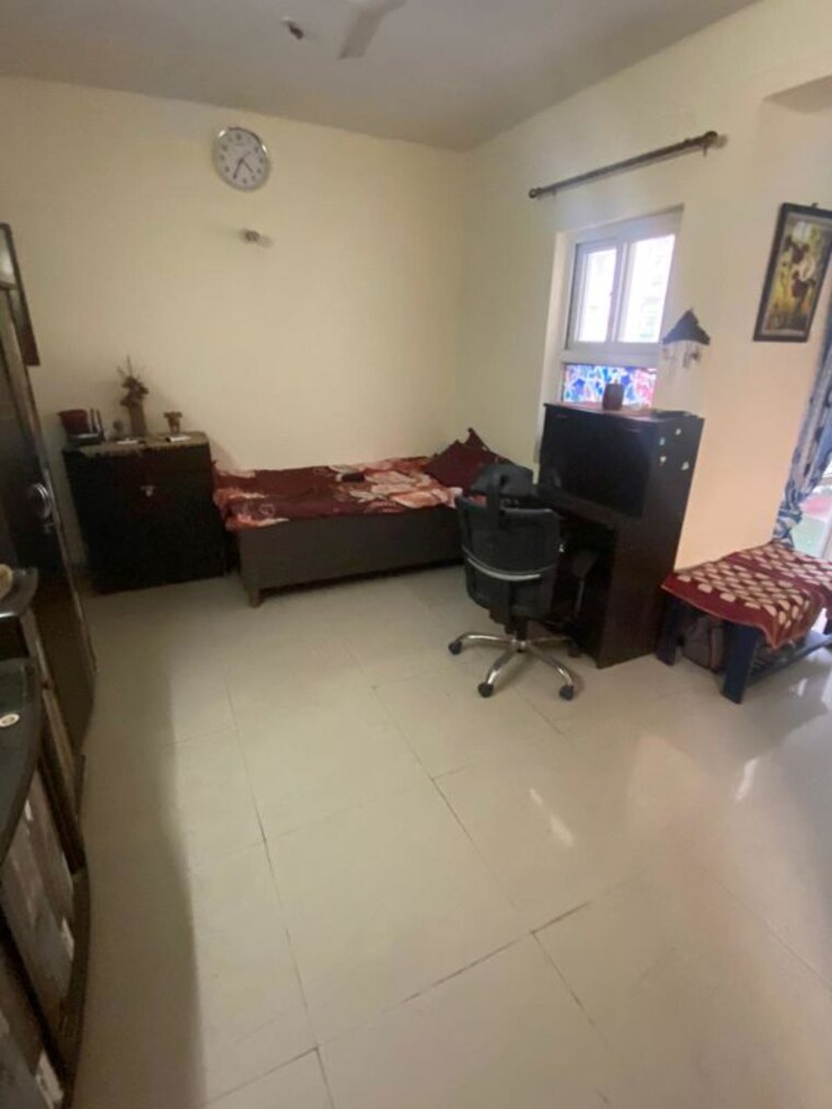 Master Bedroom, bptp-park-grandeura 3.5 Bedroom 1850 Sq.Ft. Apartment In Sector 82 Faridabad 10012258