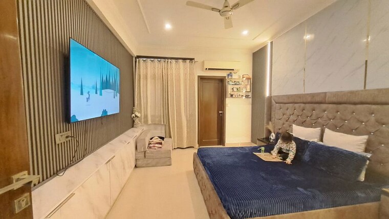 Bedroom, green park 3 Bedroom 235 Sq.Yd. Builder Floor In Green Park Delhi 10012263