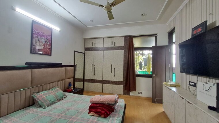 Bedroom, green park 3 Bedroom 235 Sq.Yd. Builder Floor In Green Park Delhi 10012263