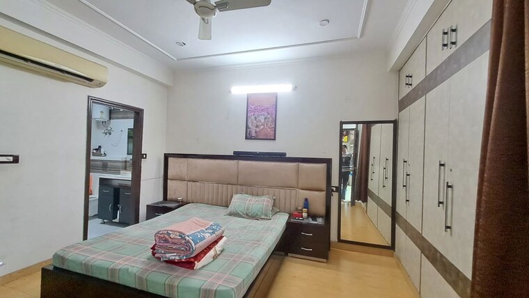 Bedroom, green park 3 Bedroom 235 Sq.Yd. Builder Floor In Green Park Delhi 10012263
