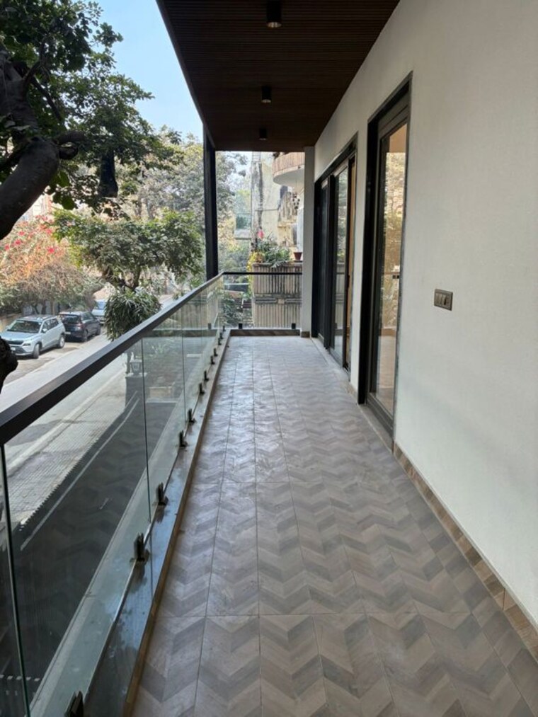 Balcony, saket 3 Bedroom 250 Sq.Yd. Builder Floor In Saket Delhi 10012269