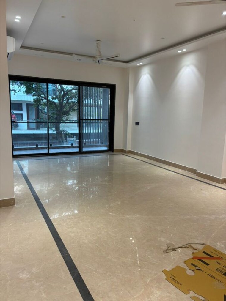Room, saket 3 Bedroom 250 Sq.Yd. Builder Floor In Saket Delhi 10012269