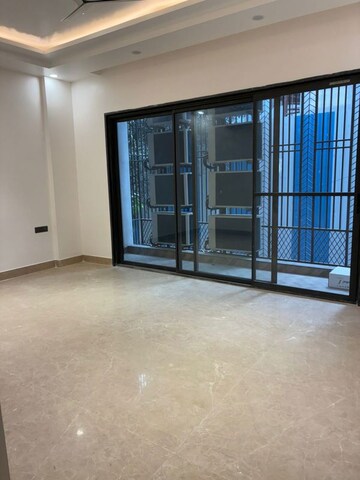Room in 3 BHK Builder Floor at Saket – for Sale