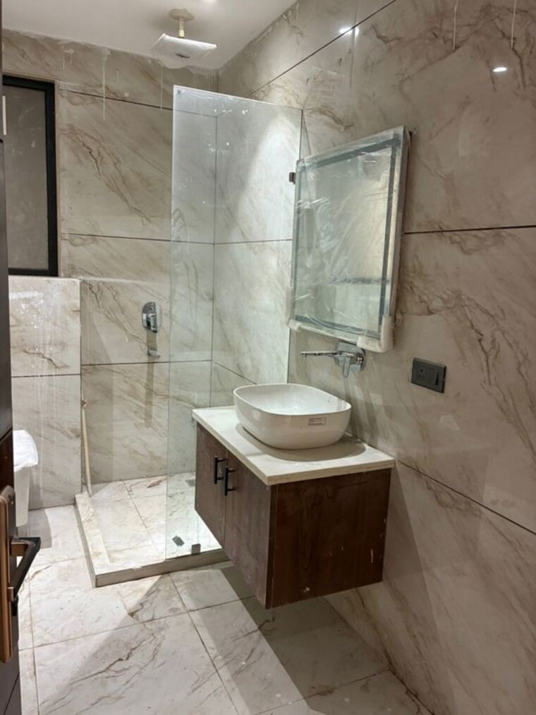 Bathroom, saket 3 Bedroom 250 Sq.Yd. Builder Floor In Saket Delhi 10012269