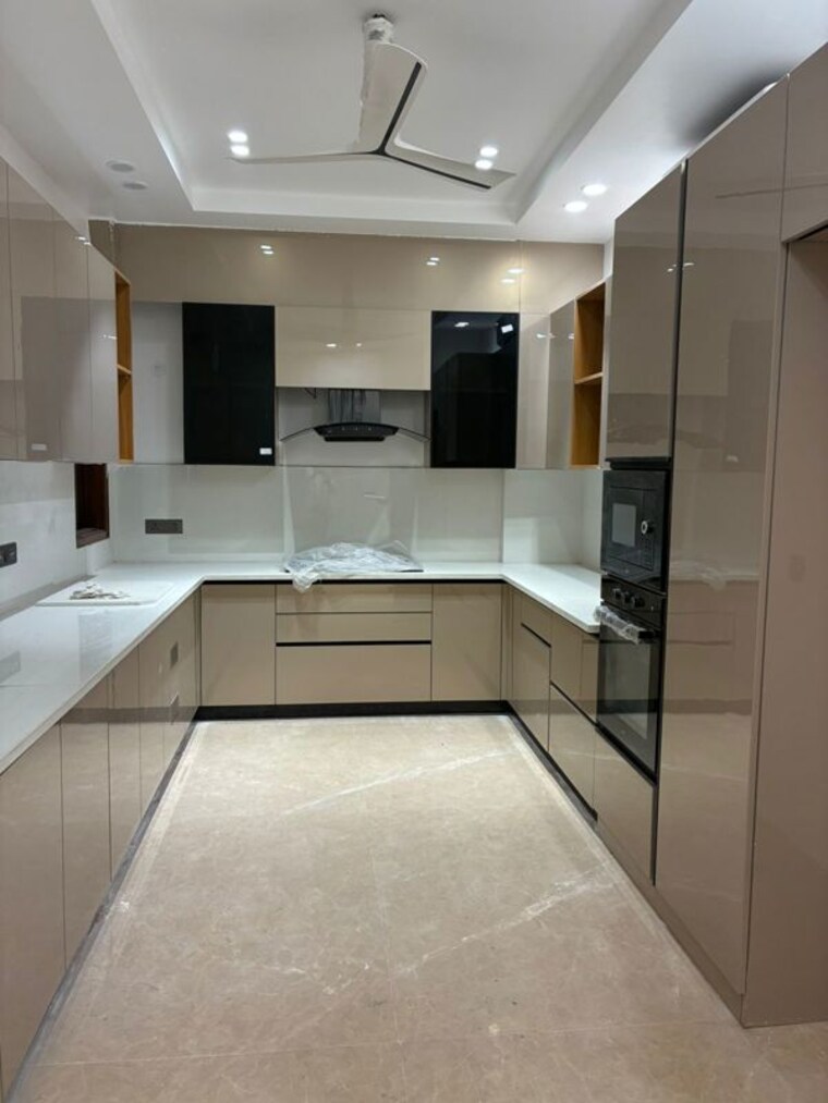 Kitchen, saket 3 Bedroom 250 Sq.Yd. Builder Floor In Saket Delhi 10012269