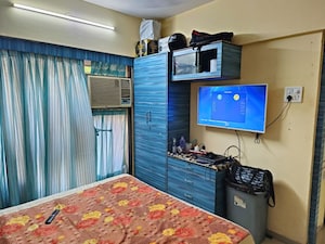 Bedroom in 3 BHK Apartment at Silicon Park, Malad West – for Rent