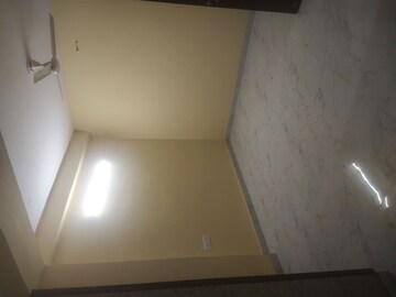 Room in 2 BHK Independent House at Sector 10a – for Rent