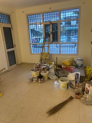 Living Room in 3 BHK Builder Floor at Unitech South City II, Sector 50 – for Rent