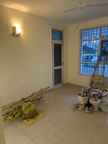 Room in 3 BHK Builder Floor at Unitech South City II, Sector 50 – for Rent