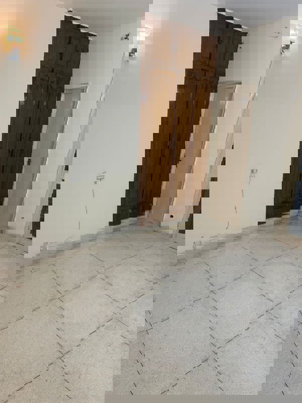 3 BHK + Pooja Room 1800 Sq.Ft. Builder Floor in Unitech South City II