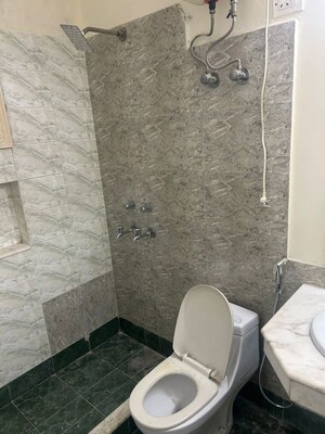 Bathroom in 3 BHK Builder Floor at Unitech South City II, Sector 50 – for Rent