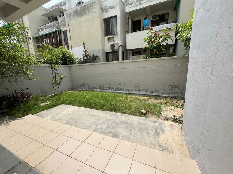 Balcony, vatika-india-next 2 Bedroom 925 Sq.Ft. Builder Floor In Sector 82 Gurgaon 10012349