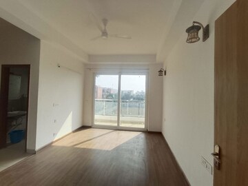 Room in 4 BHK Apartment at SS Linden, Sector 84 – for Rent