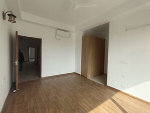 Room in 4 BHK Apartment at SS Linden, Sector 84 – for Rent