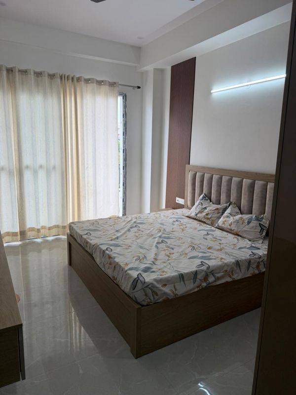 1 BHK Builder Floor For Rent in SAS Tower
