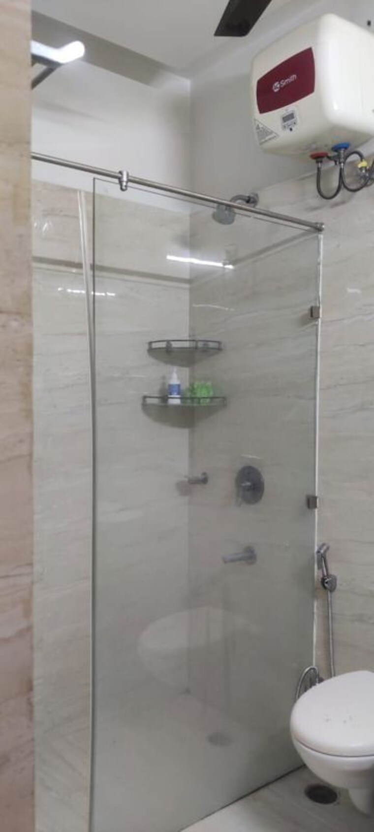 Bathroom, sector 14 3.5 Bedroom 350 Sq.Yd. Builder Floor In Sector 14 Faridabad 10012371