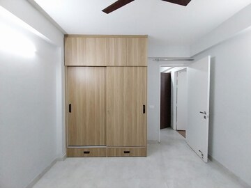 Room in 2 BHK Builder Floor at Sector 37d – for Sale