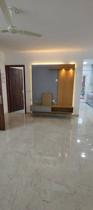 Room in 4 BHK Apartment at Uninav Eden, Raj Nagar Extension – for Rent