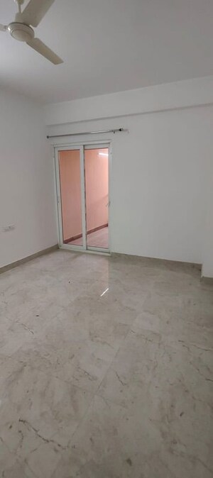 Room in 4 BHK Apartment at Uninav Eden, Raj Nagar Extension – for Rent