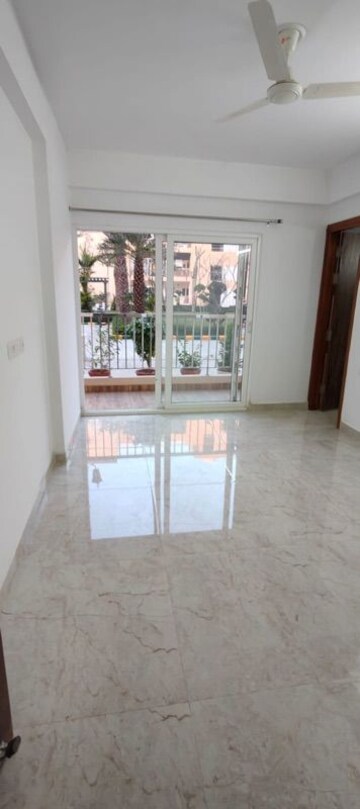 Room in 4 BHK Apartment at Uninav Eden, Raj Nagar Extension – for Rent