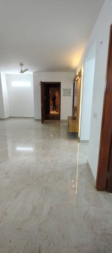 Room in 4 BHK Apartment at Uninav Eden, Raj Nagar Extension – for Rent