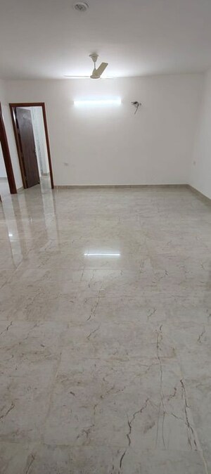 Room in 4 BHK Apartment at Uninav Eden, Raj Nagar Extension – for Rent