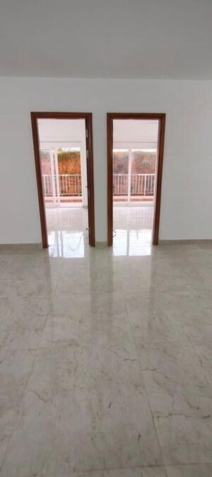 Room in 4 BHK Apartment at Uninav Eden, Raj Nagar Extension – for Rent