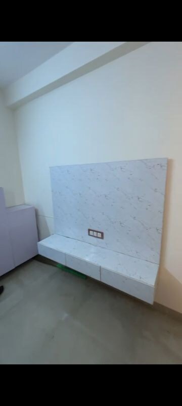 Room in 2 BHK Apartment at Pyramid Elite, Sector 86 – for Rent