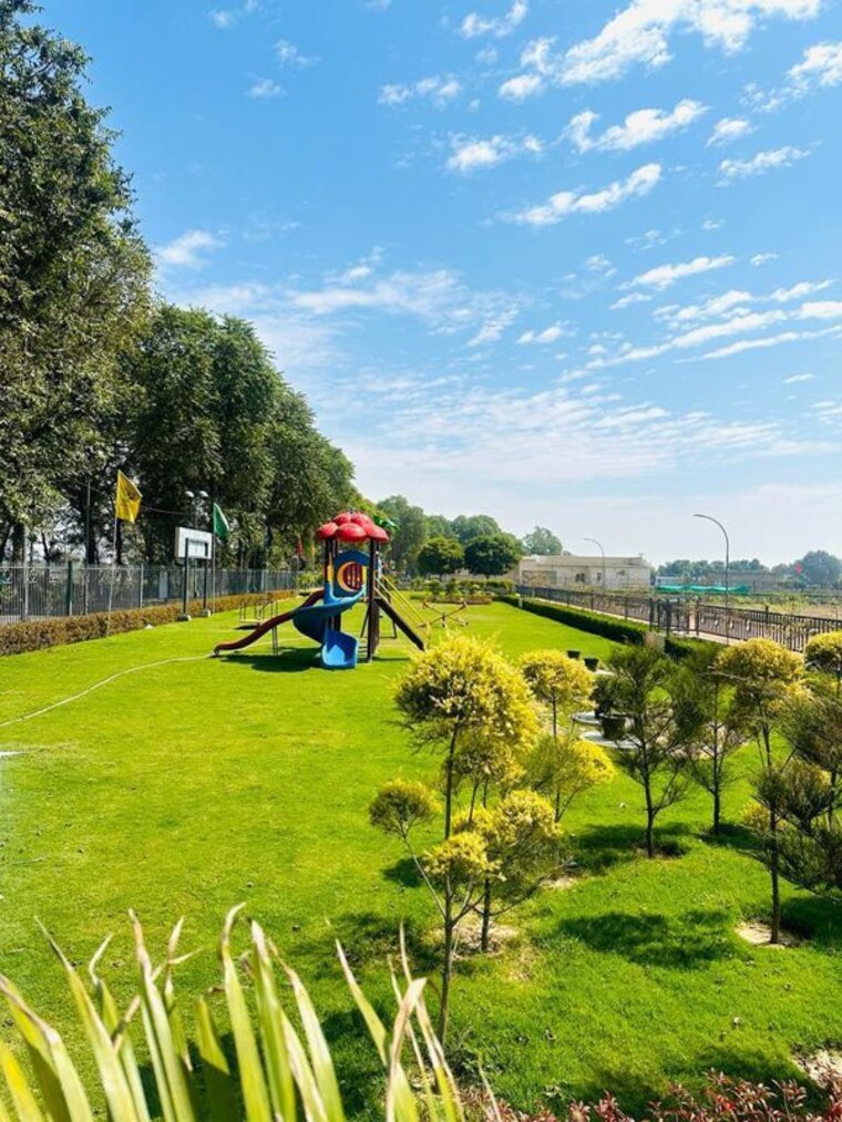 Garden, anant-raj-the-estate-floors 3 Bedroom 1855 Sq.Ft. Apartment In Sector 63a Gurgaon 10012417