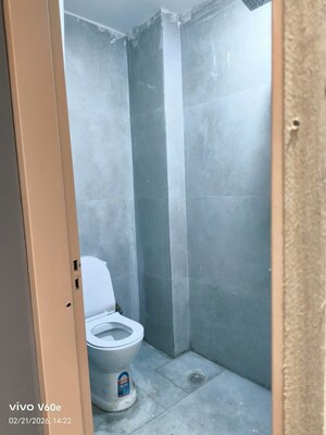 Bathroom in 1 BHK Apartment at Saket – for Rent