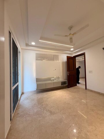 Room in 3 BHK Builder Floor at Tilak Nagar – for Sale
