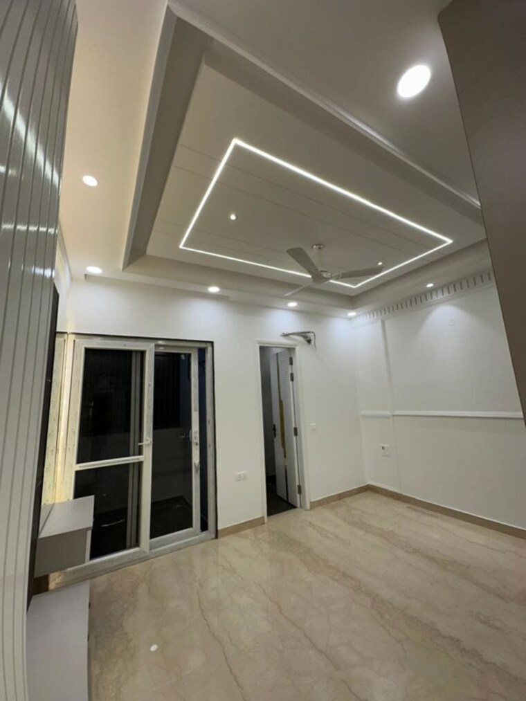 Room, tilak nagar 3 Bedroom 1800 Sq.Ft. Builder Floor In Tilak Nagar Delhi 10012429