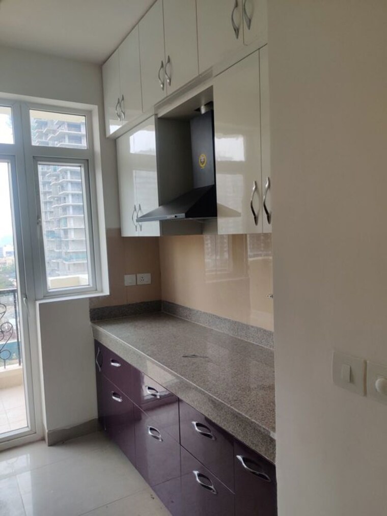 Kitchen, emaar-emerald-estate 3 Bedroom 1310 Sq.Ft. Apartment In Sector 65 Gurgaon 10012438