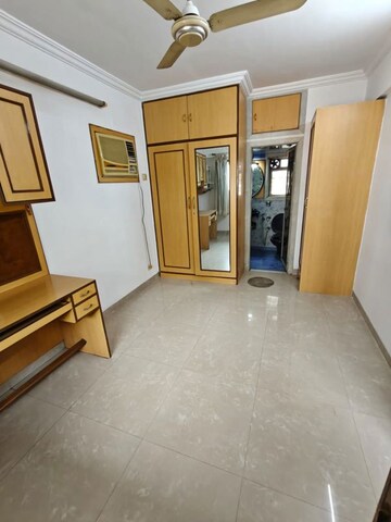 Room in 2 BHK Apartment at Vasant Valley Complex, Malad East – for Rent