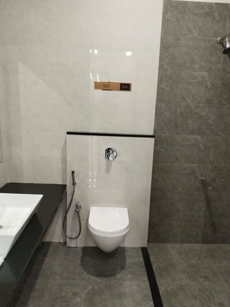 Bathroom, mantra-mayfair-residences 3 Bedroom 1386 Sq.Ft. Apartment In Mundhwa Pune 10012399