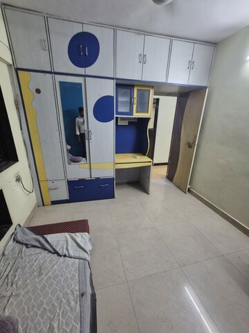 Team Area in 2 BHK Apartment at Golden Park Complex, Gokul Nagar – for Rent