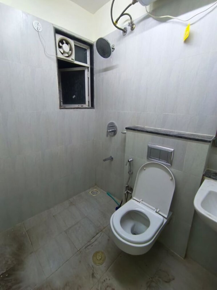 Bathroom, godrej-central 2 Bedroom 740 Sq.Ft. Apartment In Chembur Mumbai 10012462