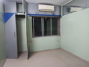 Room in 3 BHK Apartment at Karve Nagar – for Rent