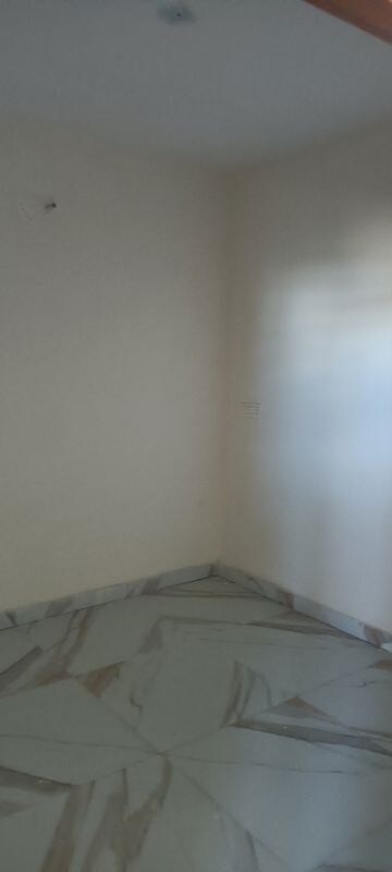 Room in 2 BHK Builder Floor at Dhakoli – for Rent