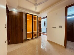 Room in 2 BHK Apartment at Saket – for Rent