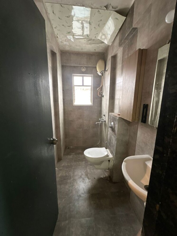 Bathroom, sai-raj-heights 2 Bedroom 634 Sq.Ft. Apartment In Punawale Pune 10012513